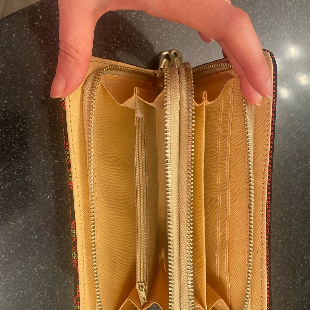 Wallet - Picture 3 of 5
